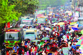 Sudden rain creates severe gridlock