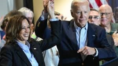 Hand in hand: Biden, Harris hit campaign trail