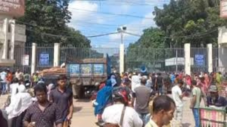 Over 100 garment factories closed in Ashulia amid unrest