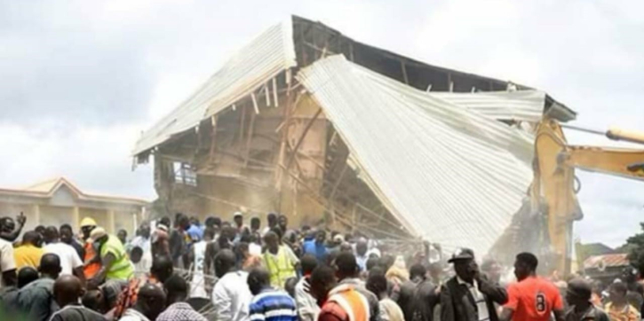 Nigeria school collapse kills 21, scores injured